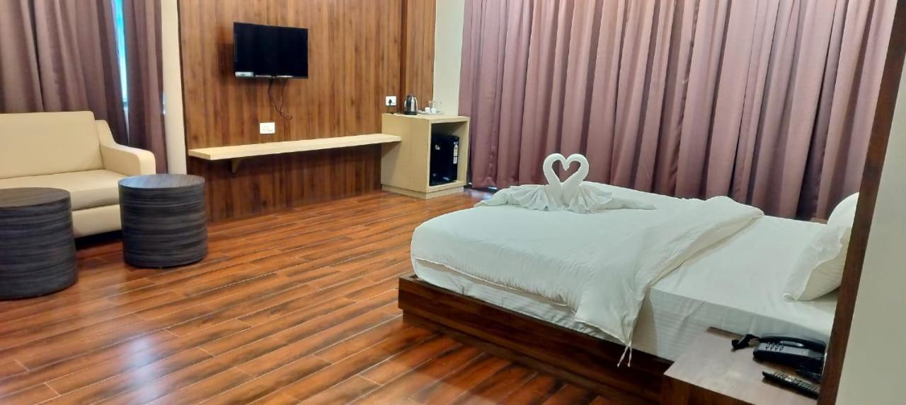 Sb International Hotel & Banquet Dhanbād Zewnętrze zdjęcie